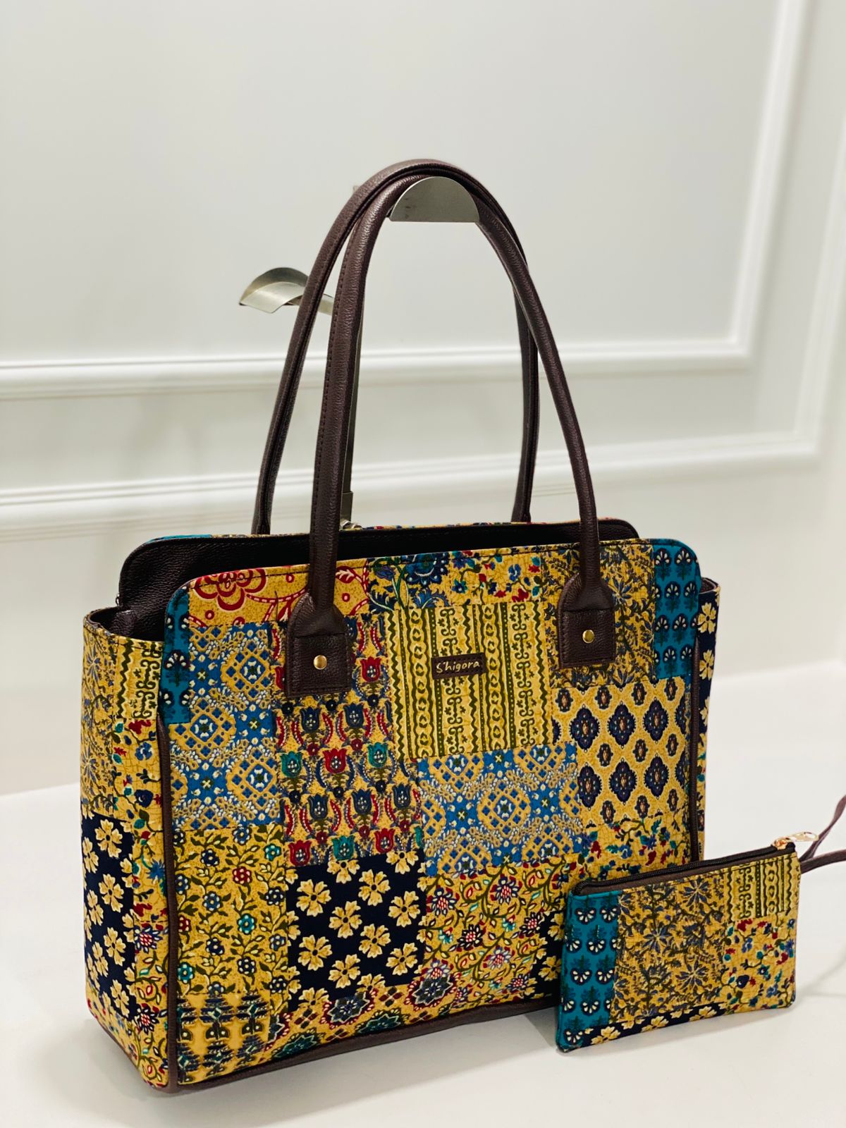 Tropical Bloom  Spacious Classic Office bag with laptop partition