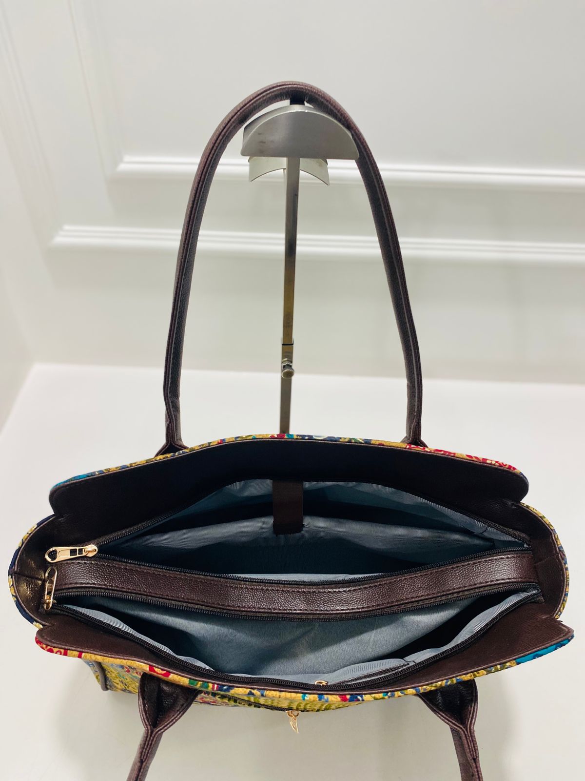 Tropical Bloom  Spacious Classic Office bag with laptop partition